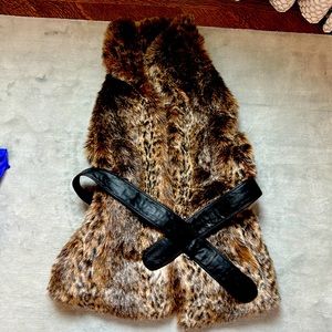 Flawless faux leopard fur vest with reversible belt